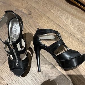 Michael kors heels black leather zip up size 8